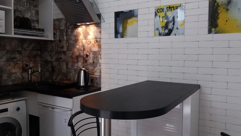 Apartment With Fireplace Lviv Bagian luar foto