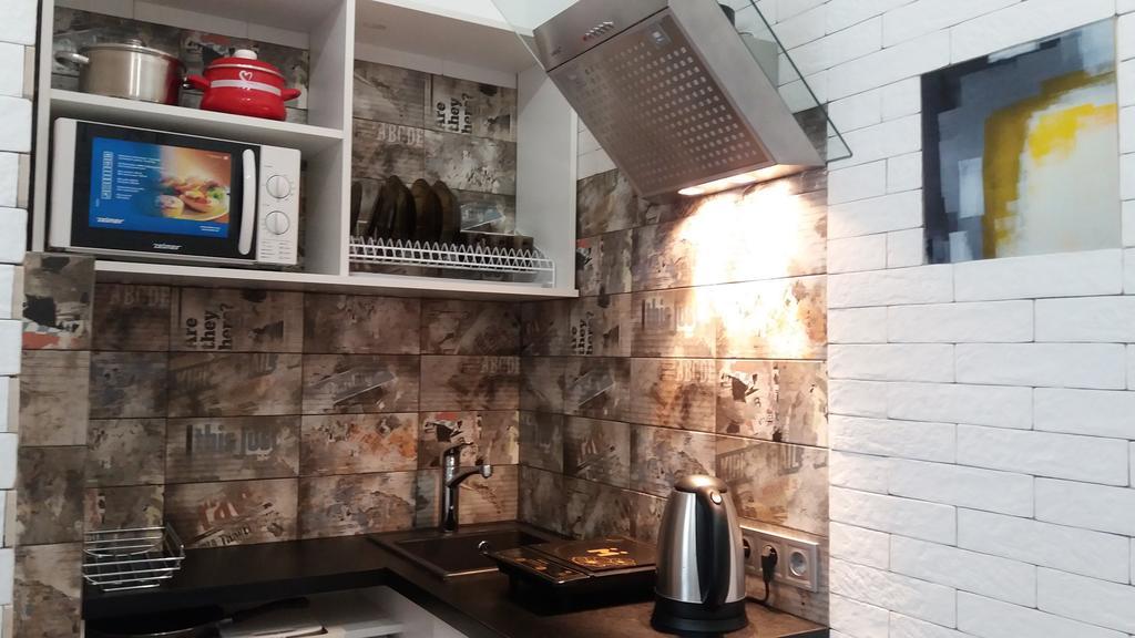 Apartment With Fireplace Lviv Bagian luar foto
